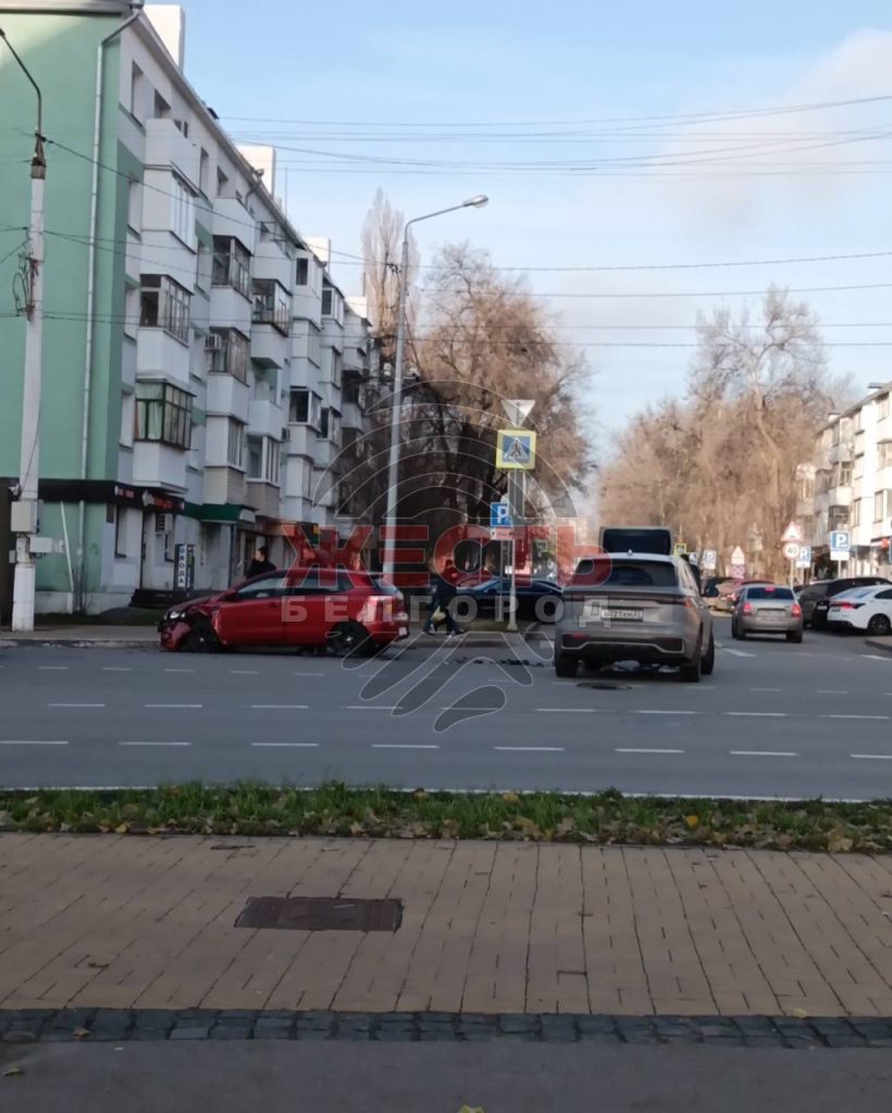 Дорожно-транспортное происшествие на улице Мичурина возле лицея №32