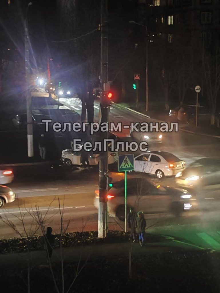 Серьёзное ДТП на перекрёстке улиц Губкина и Шаландина в Белгороде