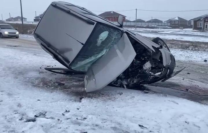 Трое пострадали в лобовом столкновении на трассе под Белгородом