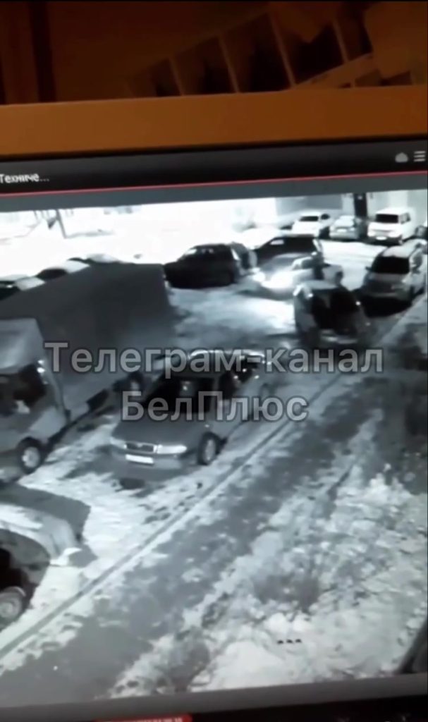 В Белгороде неизвестные слили топливо из припаркованного автомобиля