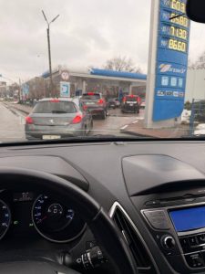 Автомобильные очереди растянулись на белгородских АЗС