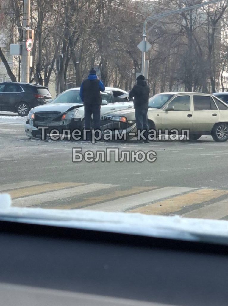 ДТП на перекрестке проспекта Богдана Хмельницкого и улицы Мичурина в Белгороде