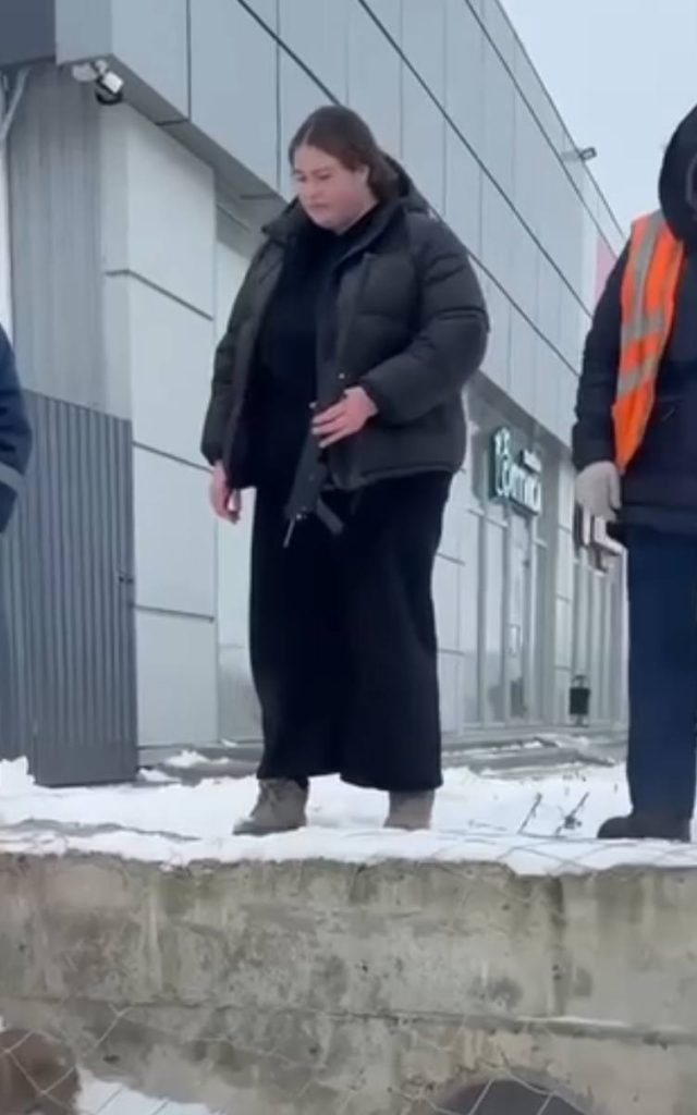 Директор приюта прокомментировала инцидент с жестоким обращением с собакой в Томаровке