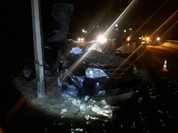 Смертельное ДТП в Белгороде: автомобиль врезался в опору ЛЭП