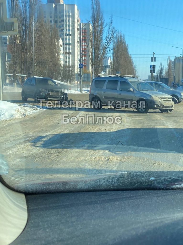 Дорожно-транспортное происшествие на перекрёстке улиц Щорса и Губкина