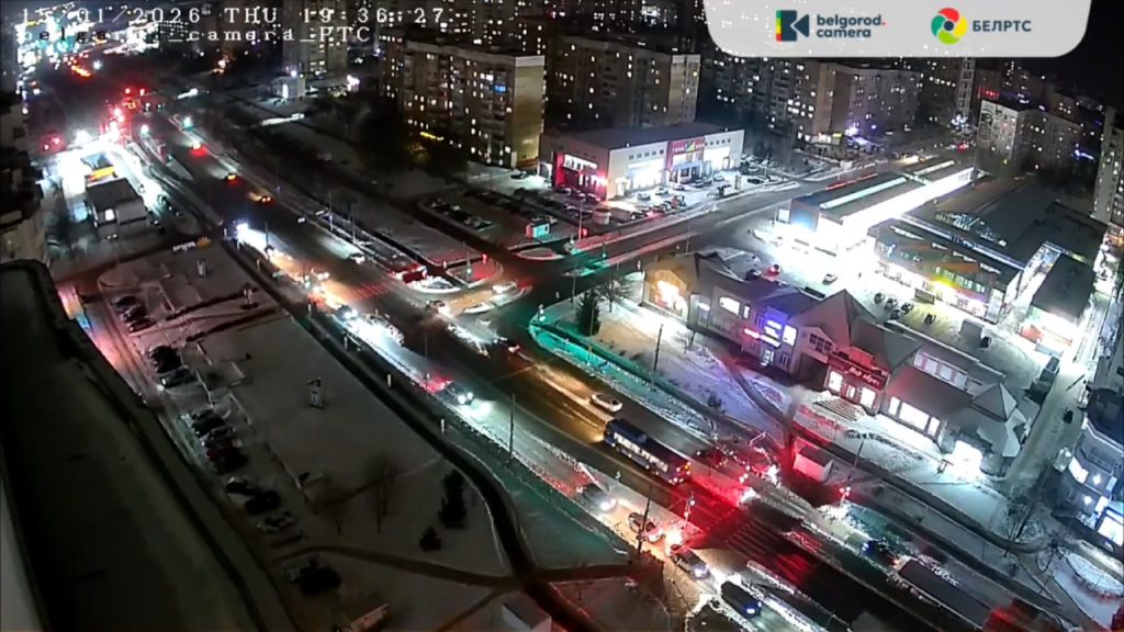 Столкновение на перекрёстке Щорса и Конева: водитель не справился с управлением