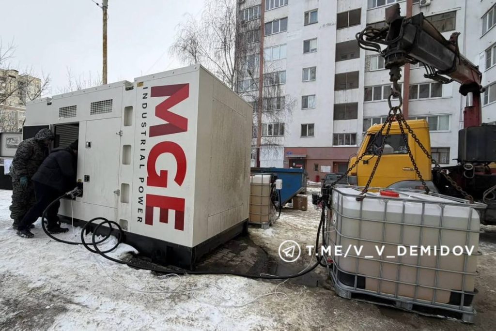Белгородцев просят не парковать машины у резервных генераторов
