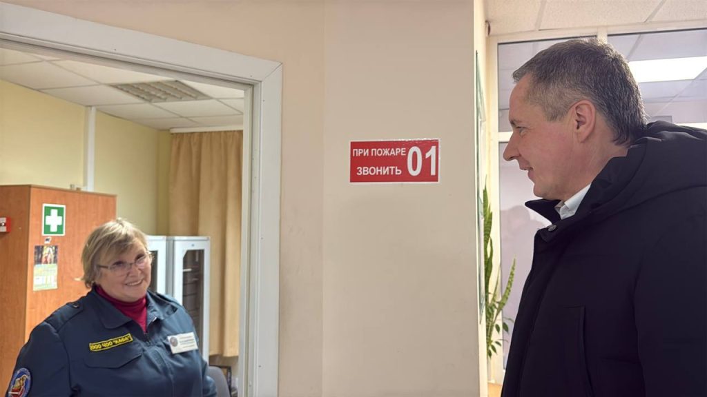 Губернатор Белгородской области проверил установку душевых в студенческом общежитии