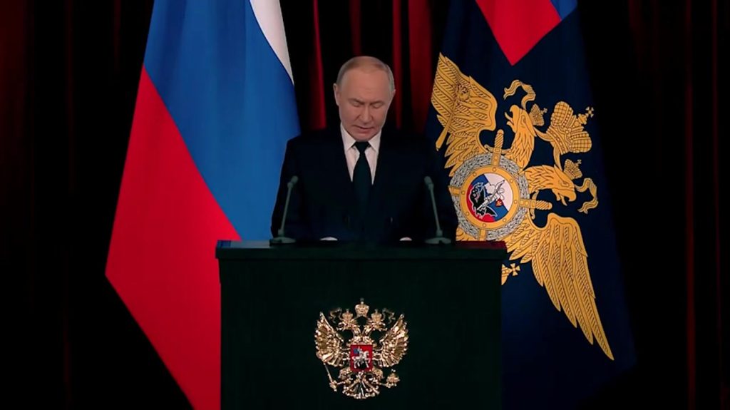 Путин обозначил тревожные тенденции: рост подростковой преступности и экстремизма