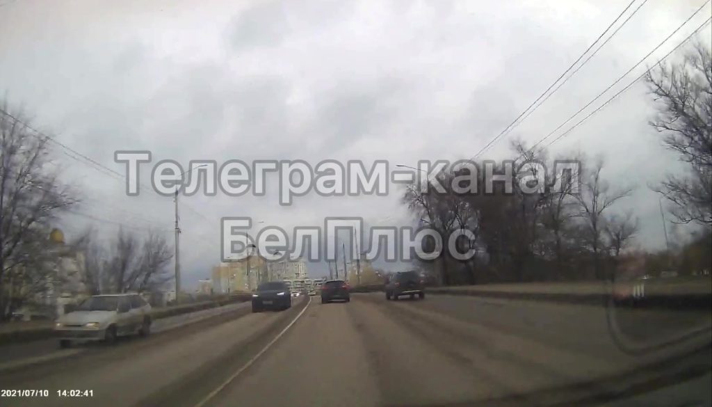 Столкновение на мосту у БелГУ едва не привело к массовой аварии