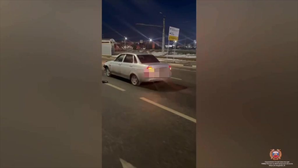 В Старом Осколе автомобиль сбил женщину, переходившую дорогу в неположенном месте