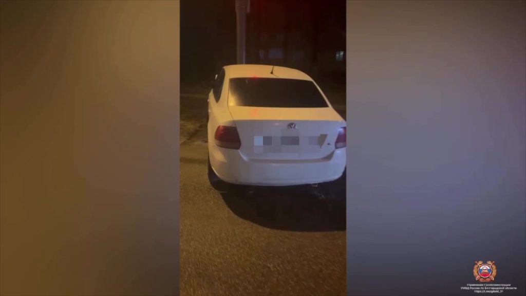 Авария на трассе «Белгород М2 Крым»: автомобиль врезался в опору ЛЭП