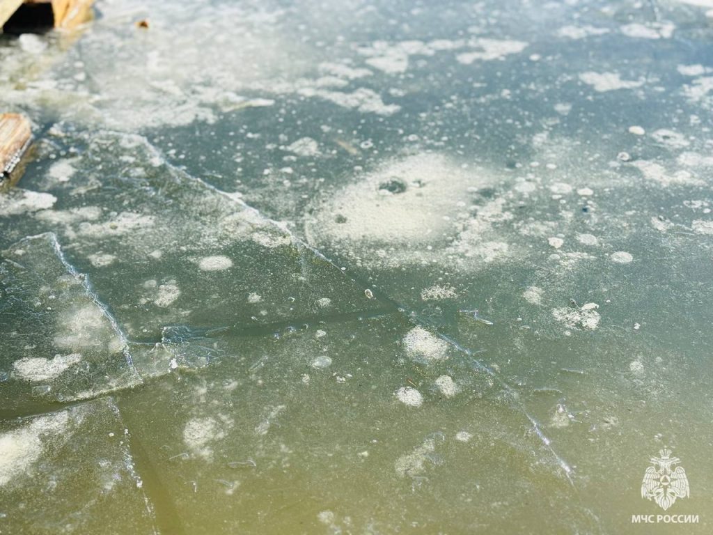 МЧС предупреждает: весенний лёд на водоёмах Белгородской области стал опасным