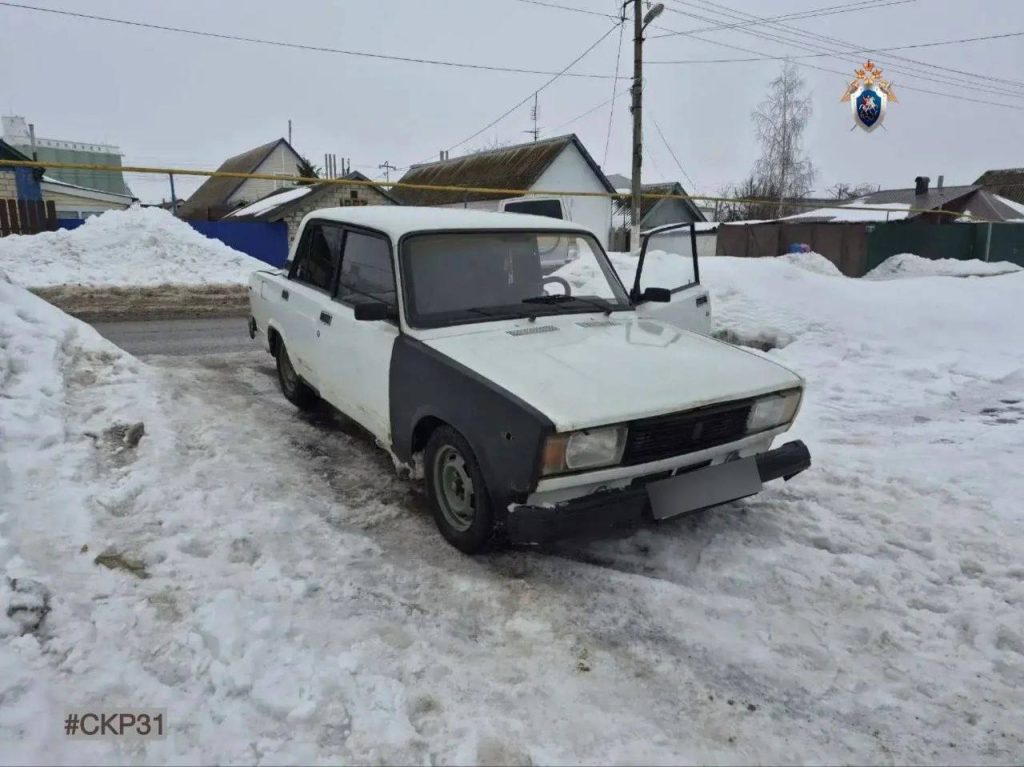 **В Прохоровке двое подростков 17 и 14 лет подозреваются в угоне автомобиля**