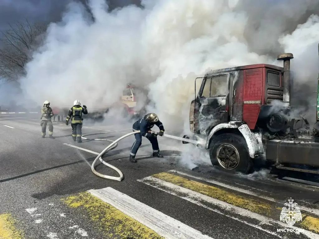 Пожар в селе Беломестное ликвидирован, пострадавших нет