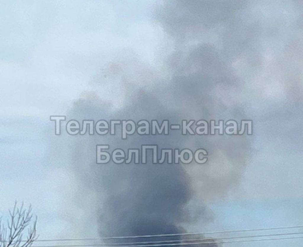 Возгорание сухой травы вблизи села Шагаровка Белгородского округа