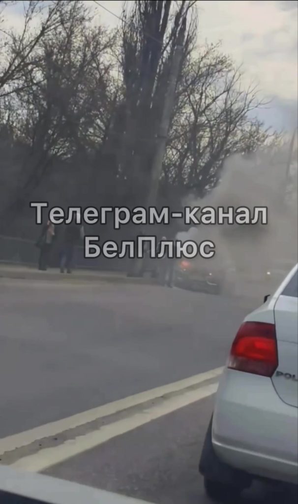 На Спутнике в Белгороде загорелся автомобиль