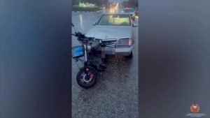 В Старом Осколе иномарка сбила пенсионера на электросамокате