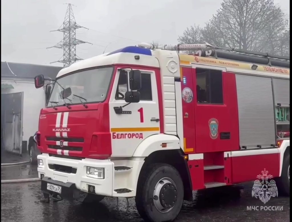 Пожар в автосервисе на улице Мичурина в Белгороде