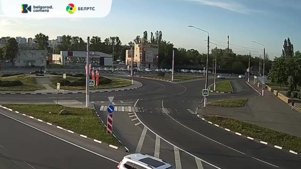 На мосту через Северский Донец автомобиль врезался в отбойник