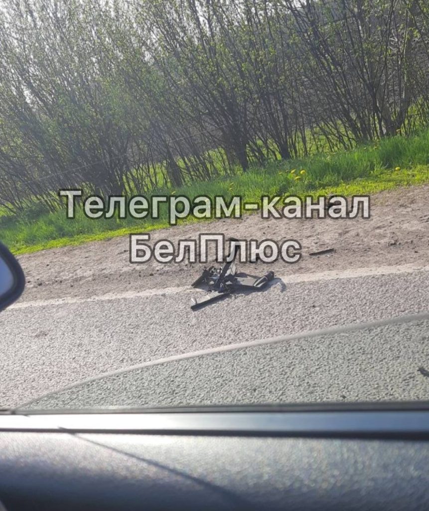 В Ивнянском округе сбили вражеский дрон: беспилотник упал на дорогу