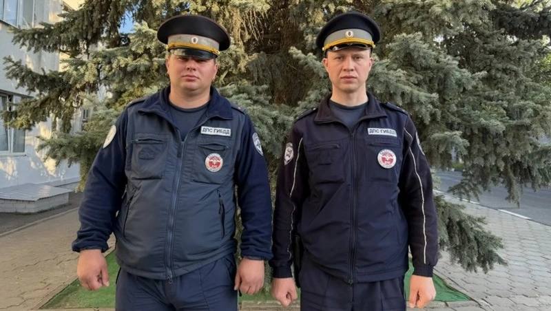 В Белгороде инспекторы ДПС помогли девушке с отеком и проблемами дыхания